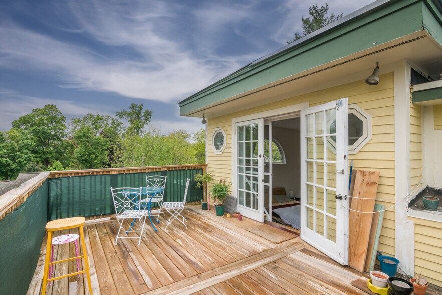 More Photos Of 81 Bridge St, Northampton Multifamily For Sale