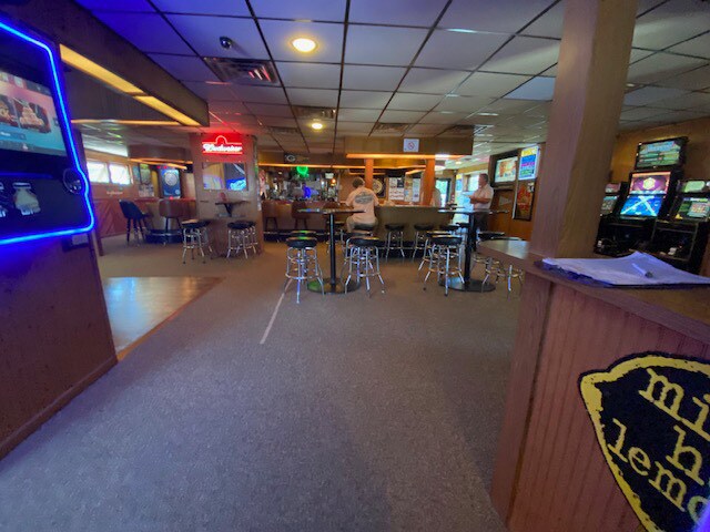 More Photos Of 1803 Main St, Green Bay Bar For Sale