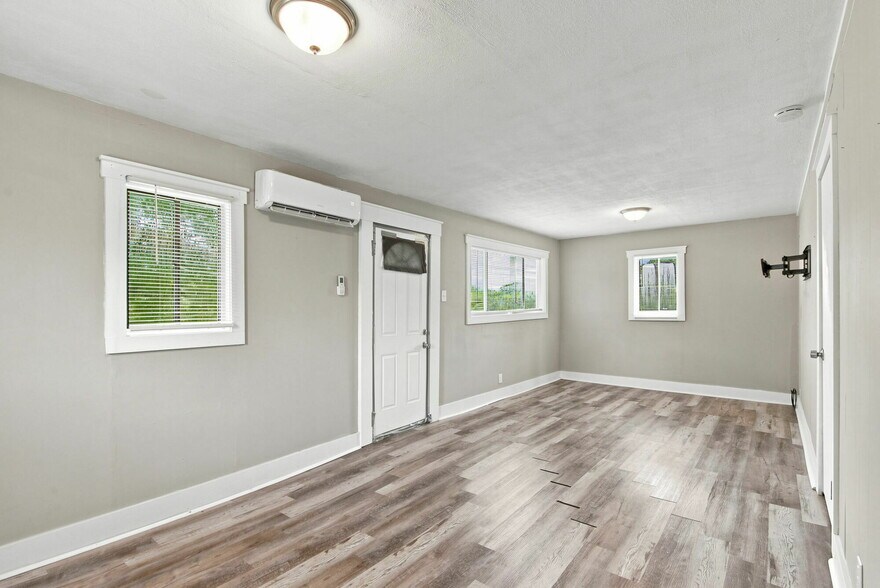 More Photos Of 206 Ferry St, Loudon Multifamily For Sale