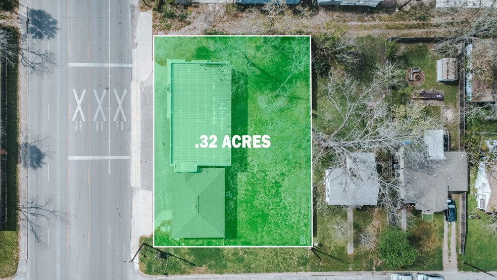 More Photos Of 305 N Laurent St, Victoria Flex For Lease