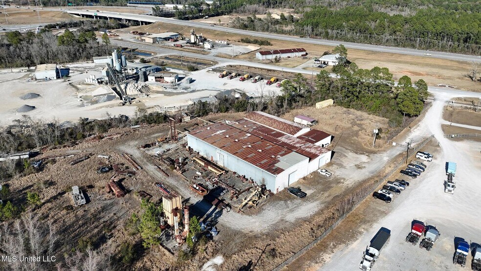 More Photos Of 5309 Industrial Rd, Pascagoula Warehouse For Sale