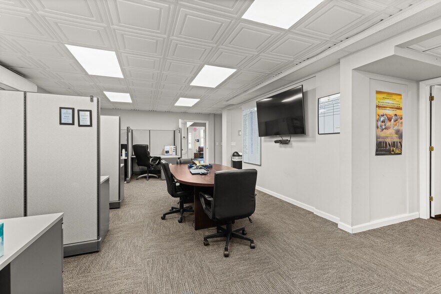 More Photos Of 642 Central Ave, Dover Office For Lease