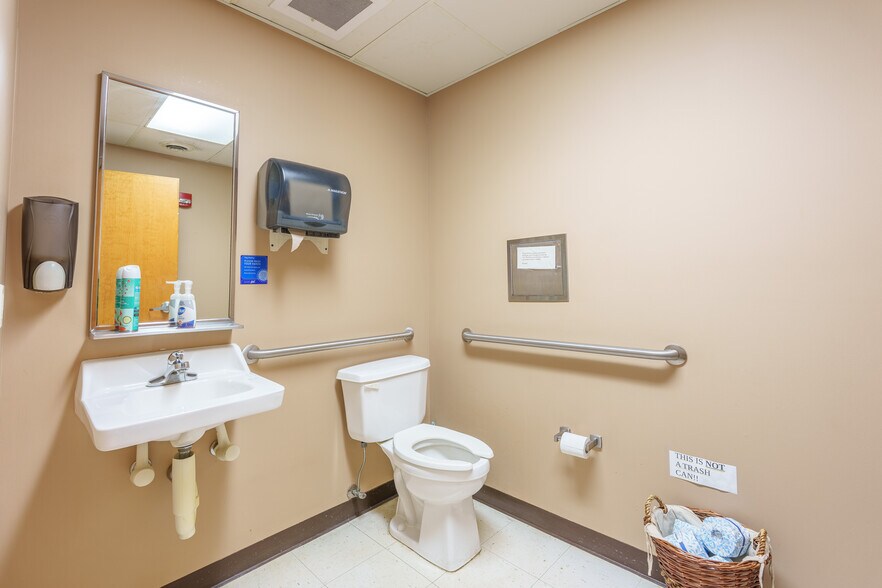 More Photos Of 727 Cox Creek Pky, Florence Healthcare For Sale