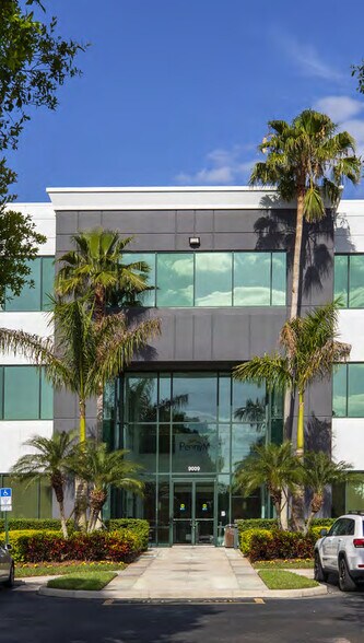 More Photos Of 9119 Corporate Lake Dr, Tampa Office For Lease