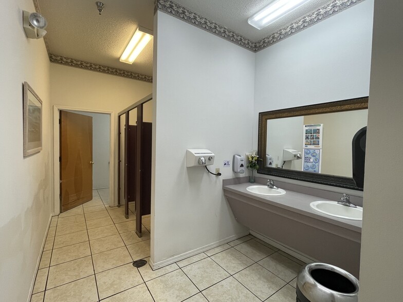 More Photos Of 5151 Northpointe Pky, Pensacola Continuing Care Retirement Community For Sale