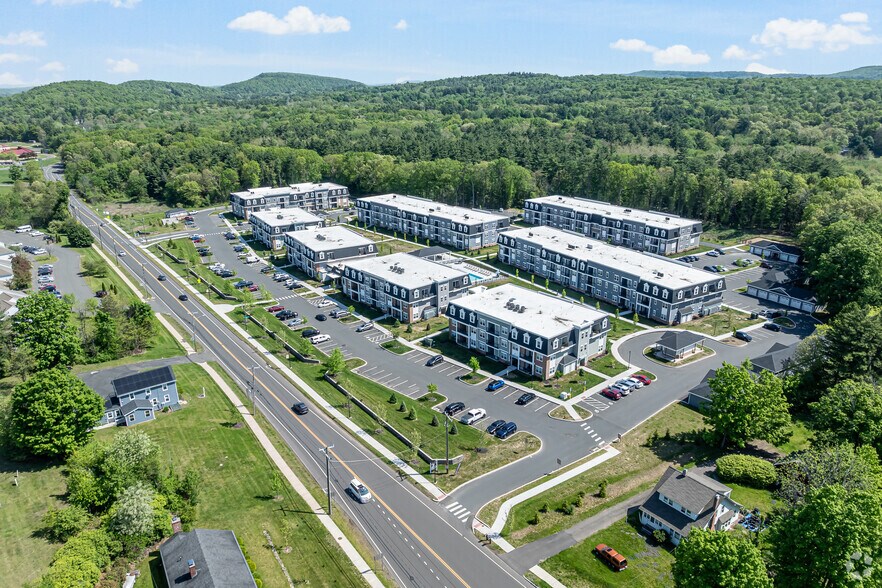 More Photos Of 280 Salmon Brook St, Granby Apartments For Sale