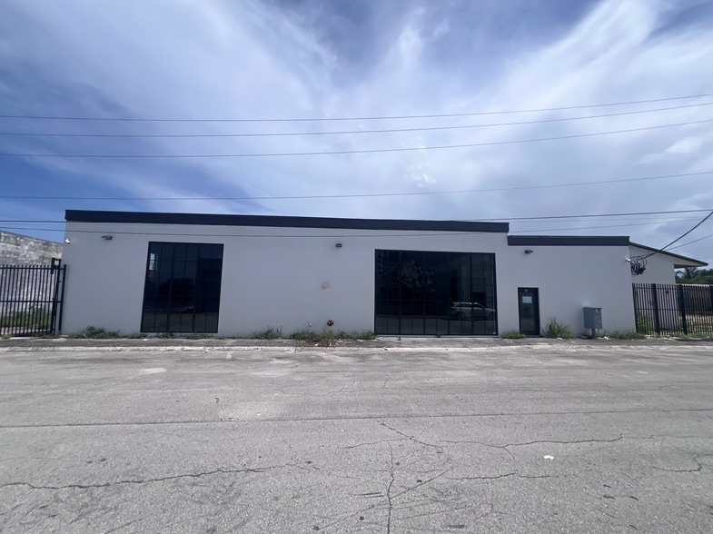 More Photos Of 80 NW 72nd St, Miami Storefront Retail Office For Lease