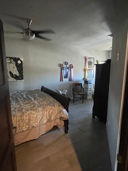 More Photos Of 136 Ferdinand St, Neenah Horse Stables For Sale