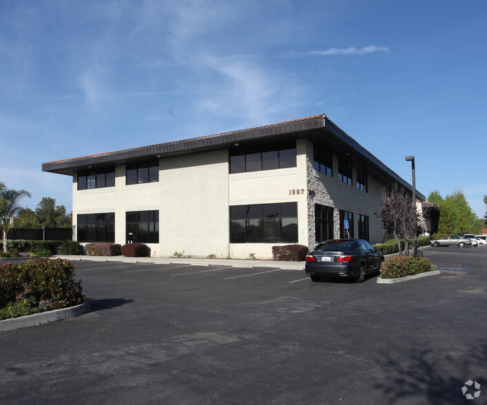 Primary Photo Of 1687 Erringer Rd, Simi Valley Medical For Lease