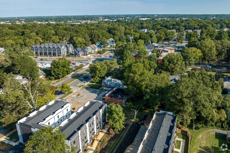 More Photos Of 2220 The Plaza, Charlotte Office Residential For Lease