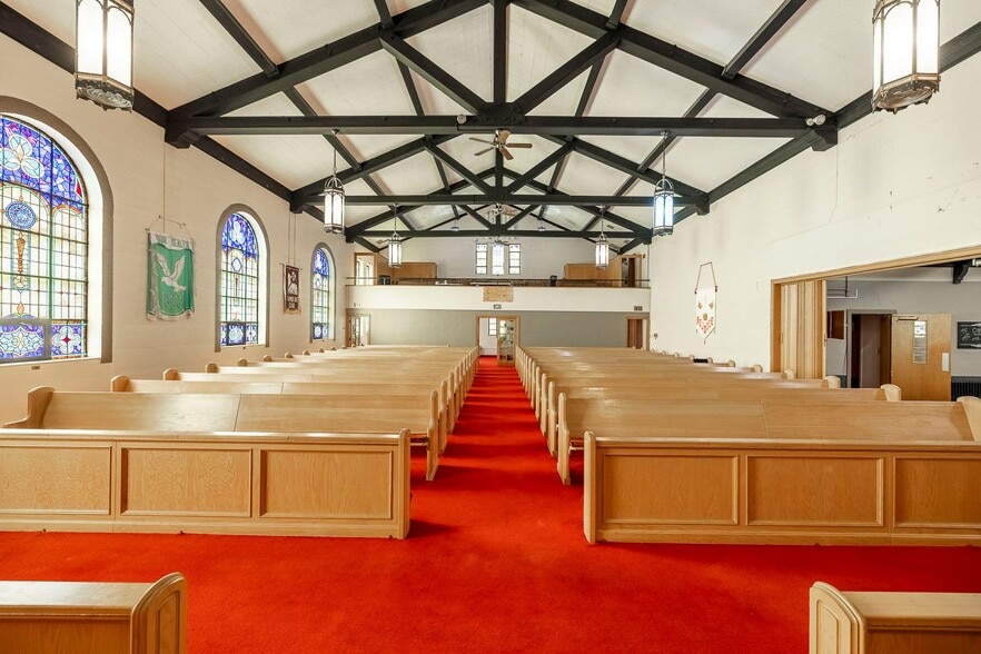 More Photos Of 856 S Green St, Wichita Religious Facility For Sale