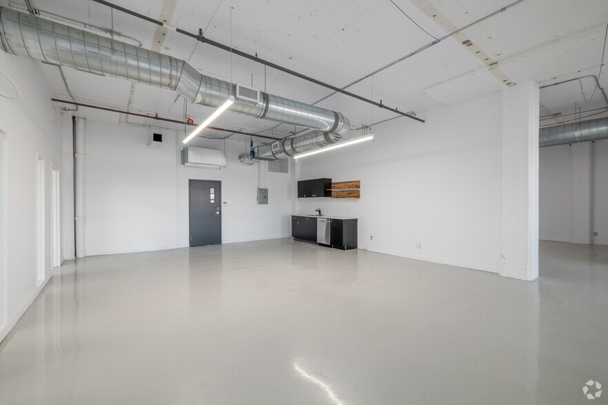 More Photos Of 6750 Av de l'Esplanade, Montréal Office For Lease