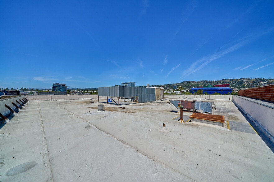 More Photos Of 8737 Beverly Blvd, West Hollywood Medical For Sale
