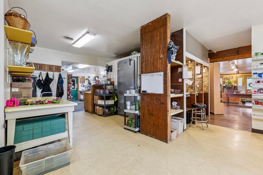 More Photos Of 1126 E State St, Sycamore Storefront Retail Residential For Sale