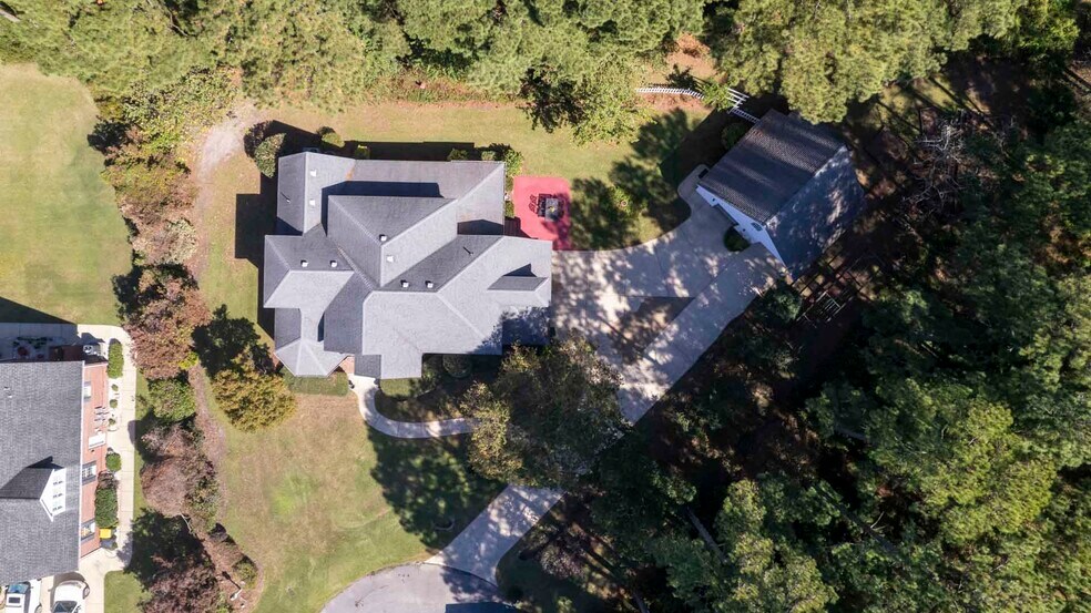 More Photos Of 113 Robert Bruce dr, Manteo Flex For Sale