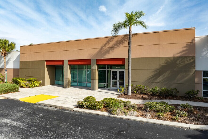 More Photos Of 10441 University Center Dr, Tampa Office For Lease