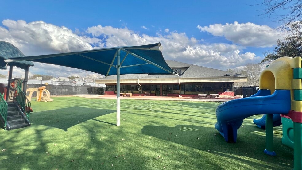 More Photos Of 205 Market Pl, Roswell Schools For Sale