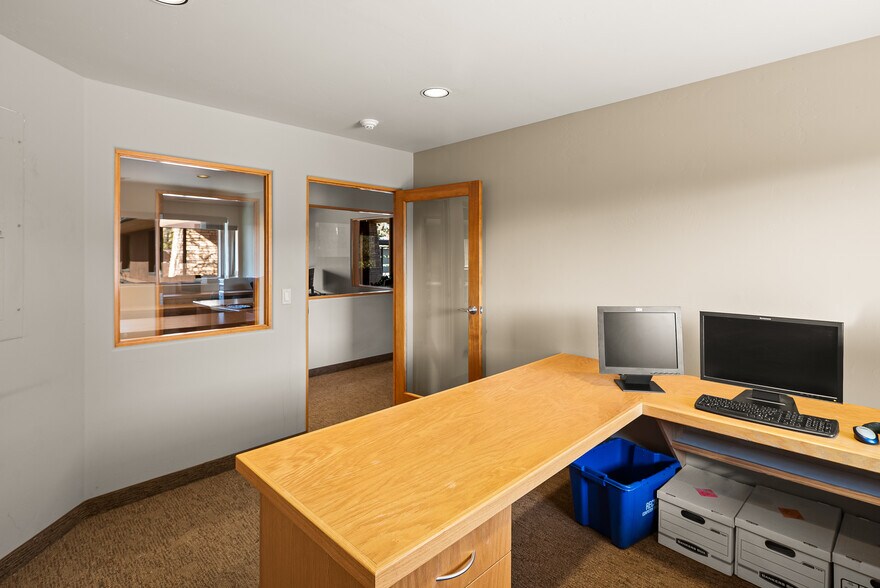 More Photos Of 75 Kallof Pl, Sedona Loft Creative Space For Lease