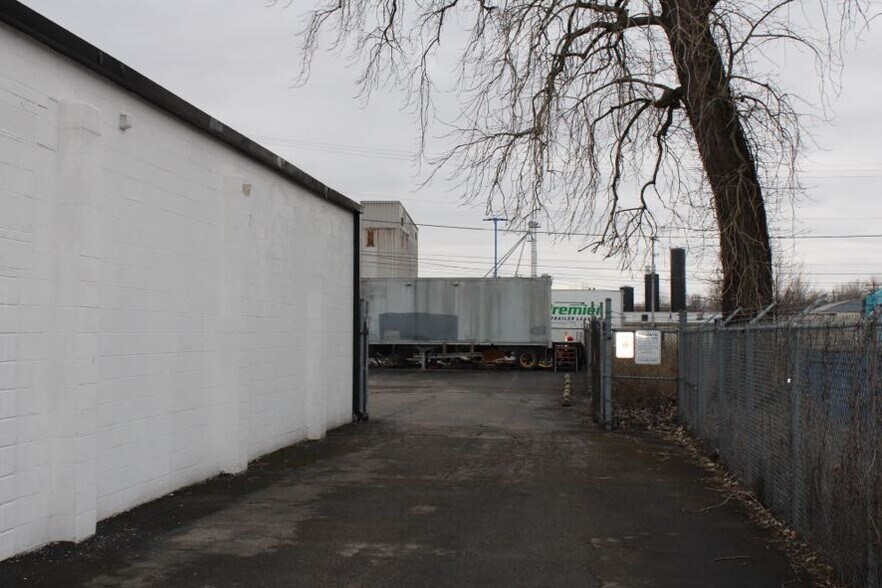 More Photos Of 1925 E Livingston Ave, Columbus Warehouse For Sale