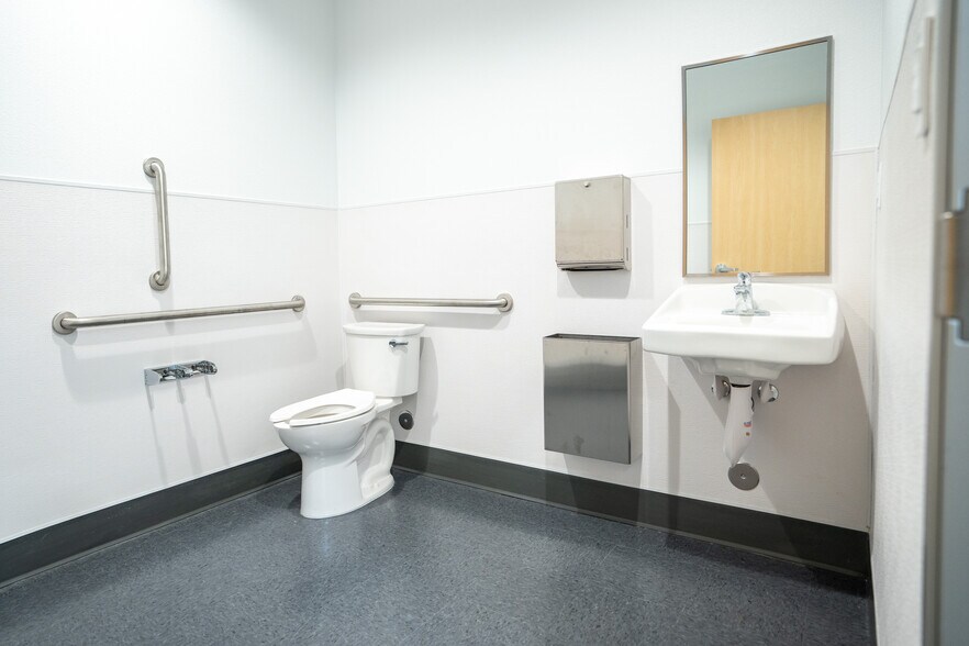 More Photos Of Sunset Rd & Pine St, Las Vegas Unknown For Lease