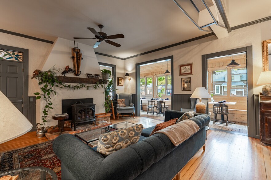 More Photos Of 129 Gothic Ave, Crested Butte Hotel For Sale