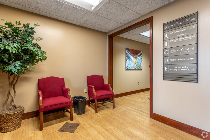 More Photos Of 7901-7909 Schatz Pointe Dr, Centerville Medical For Lease