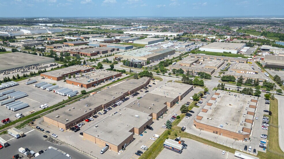 More Photos Of 2053 N Williams Pky, Brampton Light Distribution For Sale