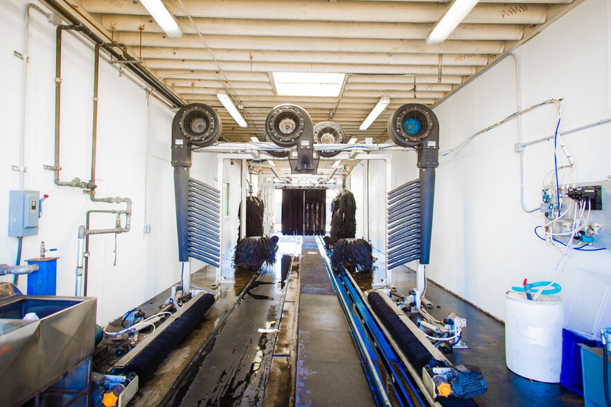 More Photos Of 21011 Pioneer Blvd, Lakewood Carwash For Sale