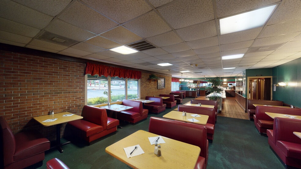 More Photos Of 1102 W Spring St, Monroe Restaurant For Sale