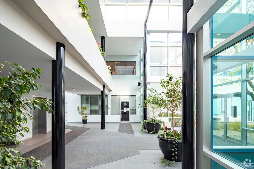 More Photos Of 340 Ferrier St, Markham Office For Lease