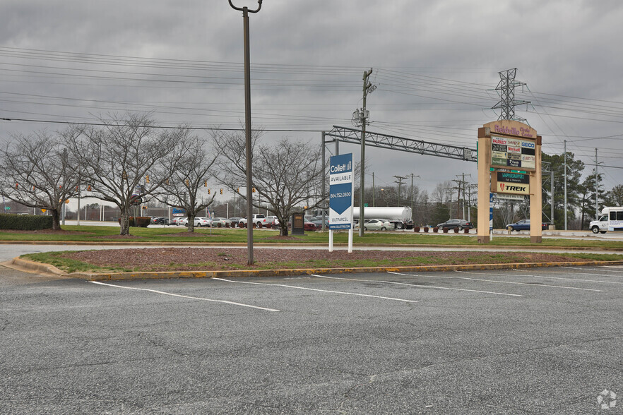 Primary Photo Of 1741 John B White SR Blvd, Spartanburg Fast Food For Lease