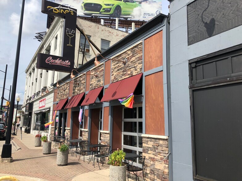 2273622740 Woodward Ave, Ferndale, MI 48220 Bar For Sale