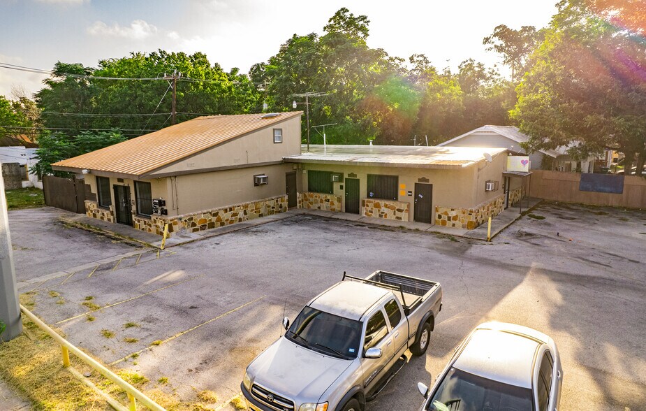 More Photos Of 1006 West Ave, San Antonio Freestanding For Sale