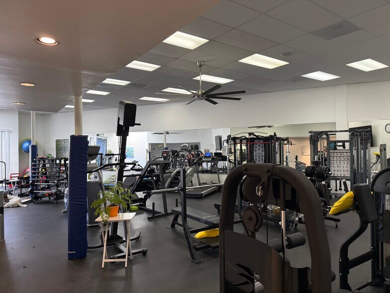 More Photos Of 151 Kalmus Dr, Costa Mesa Light Manufacturing For Lease