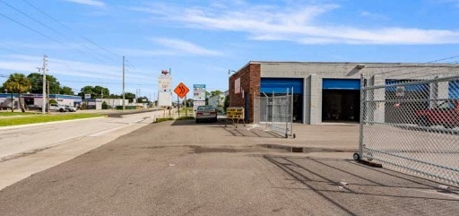 More Photos Of 1520 Peachtree St, Cocoa Self Storage For Sale