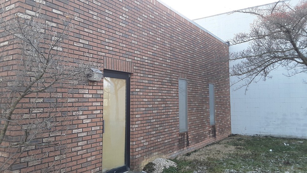 More Photos Of 1325 Marion Rd, Columbus Warehouse For Lease