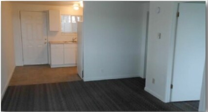 More Photos Of 25 N Airport Rd, Deer Park Apartments For Sale