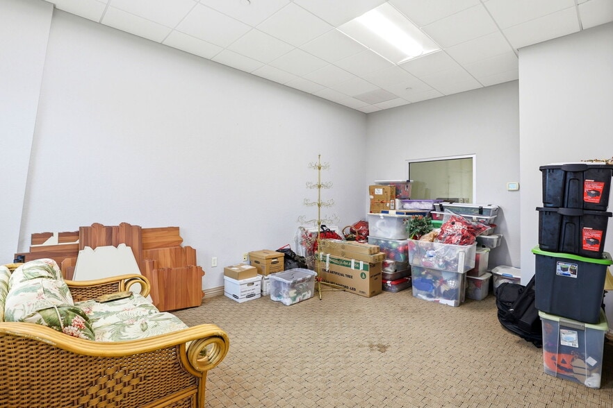 More Photos Of 6881 Kingspointe Pky, Orlando Flex For Sale