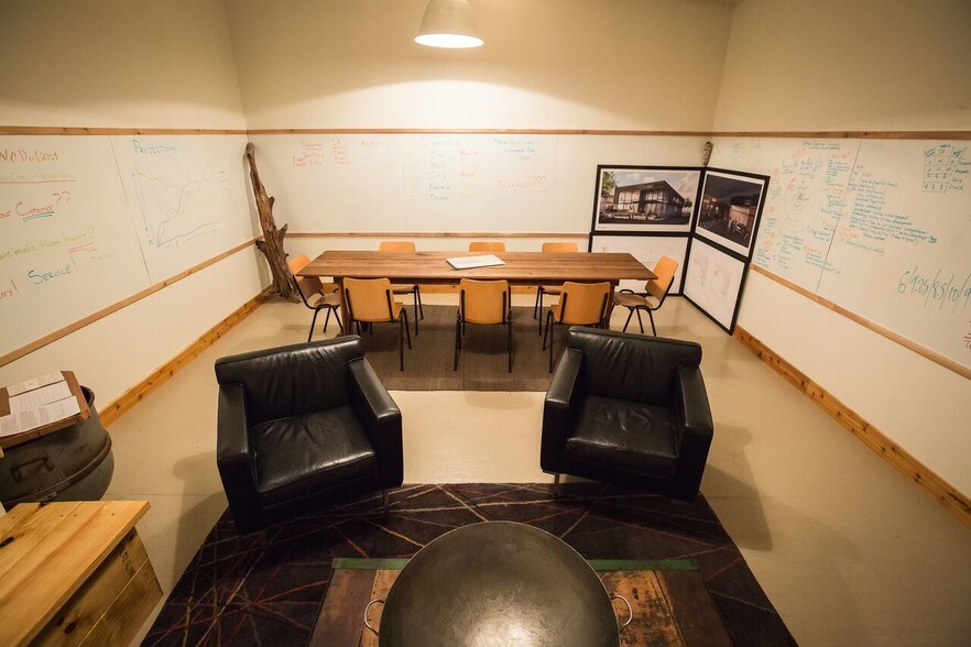 More Photos Of 409-411 Monroe W, Austin Office For Lease