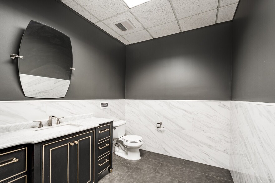 More Photos Of 24707 W Hardy Rd, Spring Office For Sale