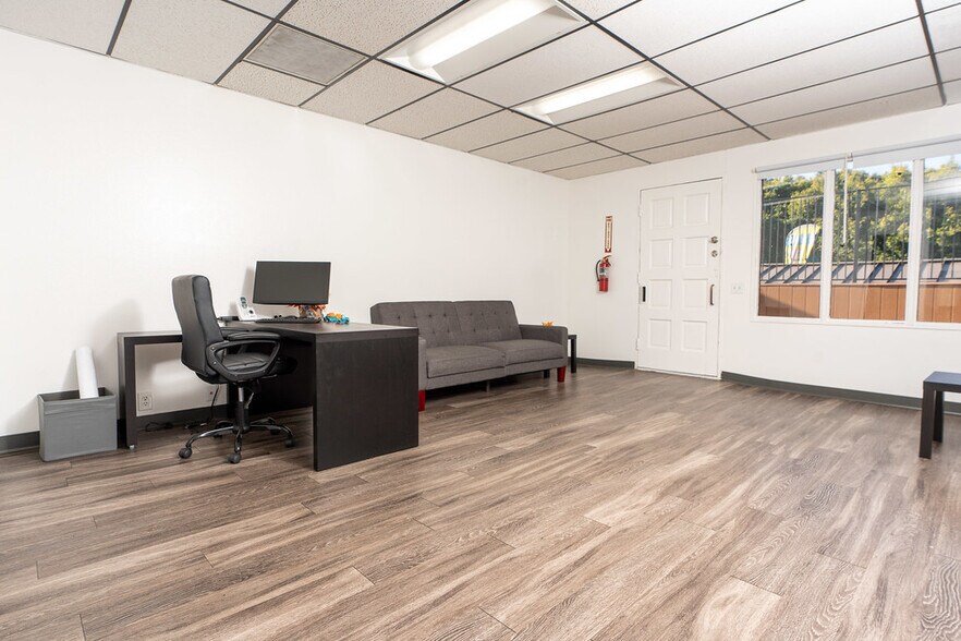 More Photos Of 4650 Border Village Rd, San Ysidro Office For Lease