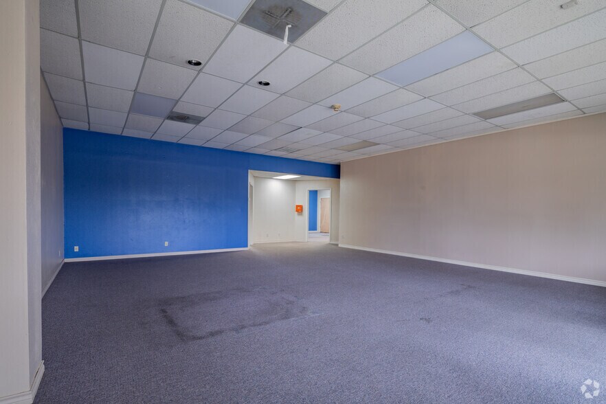 More Photos Of 1400-1460 Sidney Baker St, Kerrville Office For Lease