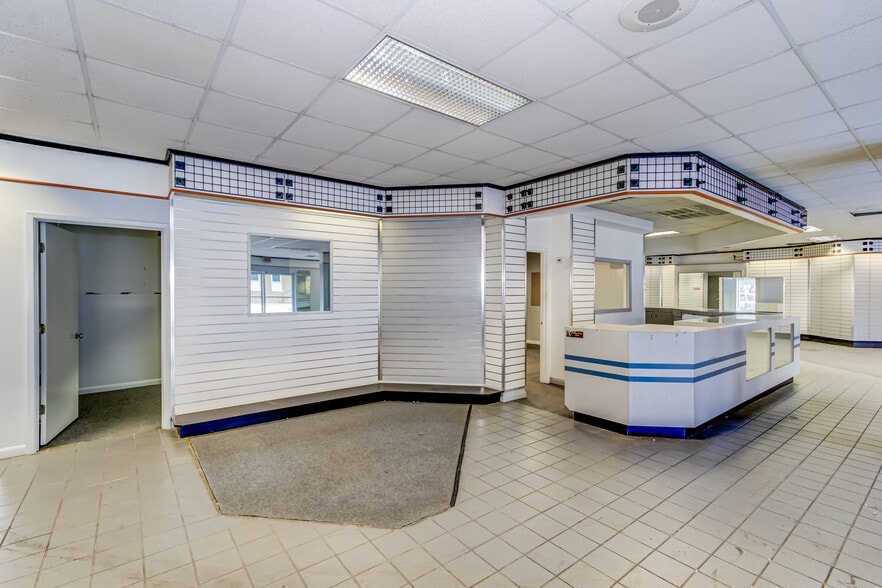 More Photos Of 551 Ellis St, Augusta Auto Dealership For Lease