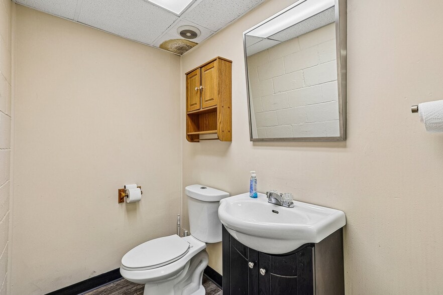More Photos Of 5558 Wadsworth Rd, Dayton Warehouse For Sale