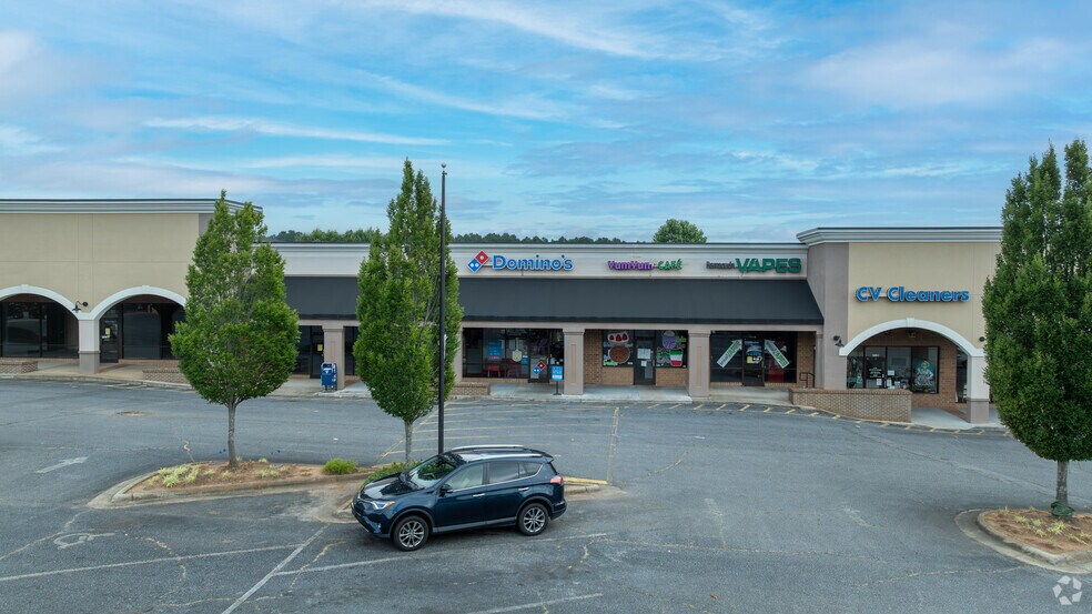 More Photos Of 508 10th St NW, Conover Storefront For Sale