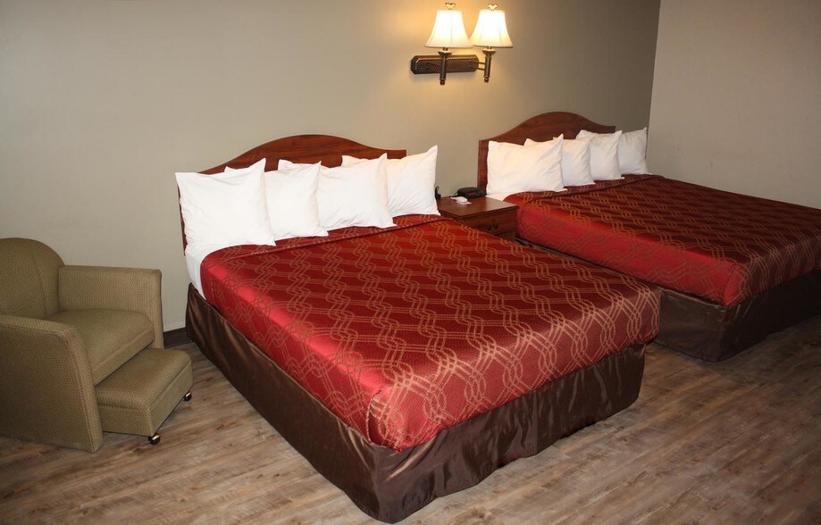 More Photos Of 1225 S State St, Salina Hotel For Sale