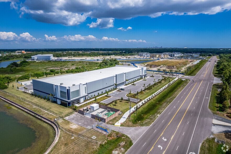 More Photos Of 2799 Gateway Centre Pky, Saint Petersburg Distribution For Lease