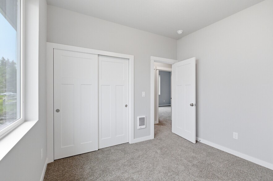 More Photos Of 1230 49th Ave, Sweet Home Multifamily For Sale