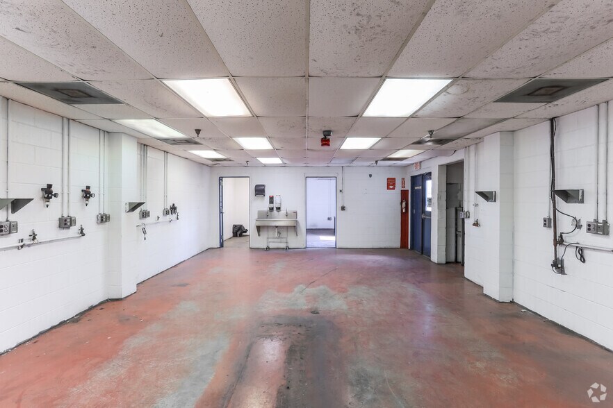 More Photos Of 1061 Industrial Blvd, LaFayette Industrial For Sale