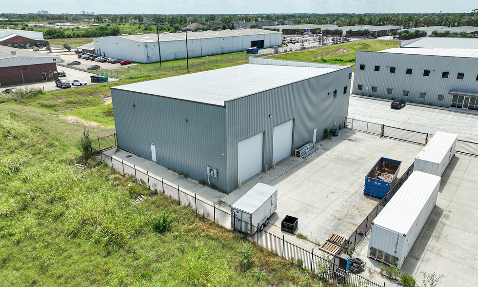 More Photos Of 11755 W Little York Rd, Houston Unknown For Lease